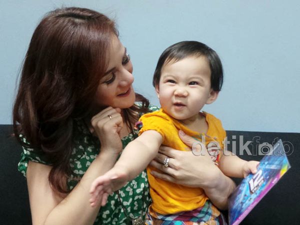 Lucunya Annabel, Anak Astrid Tiar