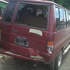 Ngantuk, Motor Polisi Tabrak Mobil Kapolsek di Pasuruan