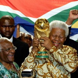 FIFA Siapkan Penghormatan untuk Mandela di Piala Dunia Antarklub