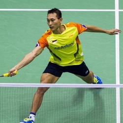 Sony Tundukkan Tommy, Pia/Rizky Kalah