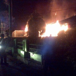 Rumah Mewah Milik Bule di Pekanbaru Terbakar