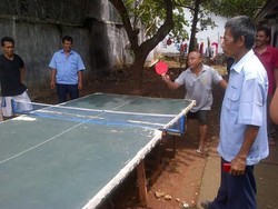 Ngomong Inggris Dibalas Jawa, Ini Momen Kocak Tarnedi dan Para Tetangga