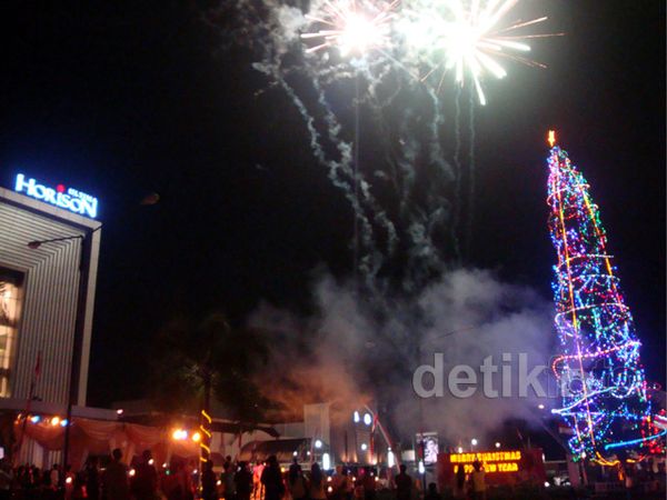 Pohon Natal di Purwokerto Raih MURI