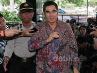 KPK Periksa Ketua MK Hamdan Zoelva