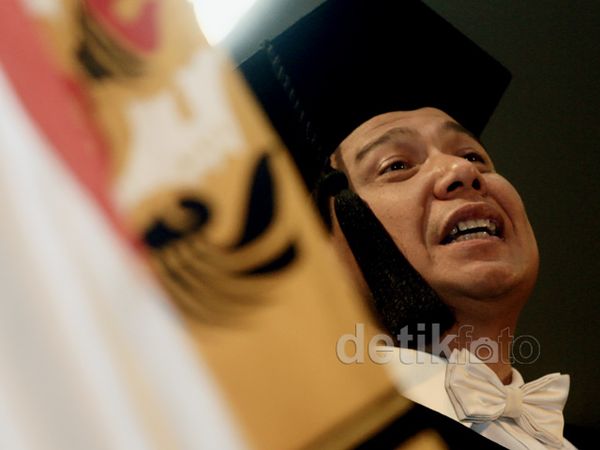 CT Terima Gelar Doktor Honoris Causa dari Unpad