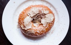 Wow! Donat Ini Bertabur Irisan Jamur White Truffle