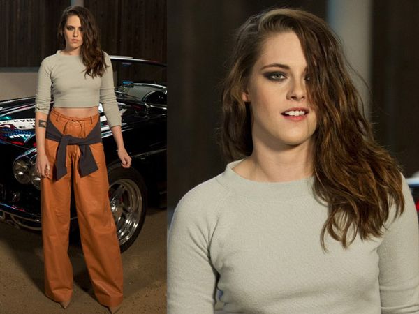 Gaya Kristen Stewart dengan Celana Baggy
