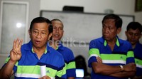 Agum memberikan keterangan pers terkait Piala Agum Gumelar 2013.