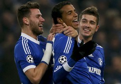 Schalke menjadi runner-up dengan 10 poin dan ikut lolos ke babak 16 besar Liga Champions. Basel sementara itu ada di posisi tiga dengan 8 poin dan harus puas masuk ke Liga Europa. Sedangkan Steaua jadi juru kunci dengan 3 poin. REUTERS/Wolfgang Rattay.