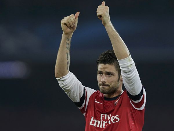 Kalah, Arsenal Tetap Lolos