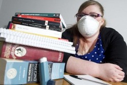 Alergi Debu, Mahasiswi Ini Tak Bisa Buka Buku dan Terpaksa DO