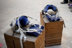 Sepatu Berbobot 400 Kg Ini Diklaim Bisa Sembuhkan Sakit Punggung