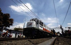 Jangan Busway Saja, Polisi Juga Harus Sterilisasi Perlintasan KA