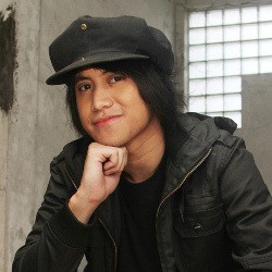 Siap Diperiksa Polisi, Kevin Aprilio Salat dan Makan Banyak