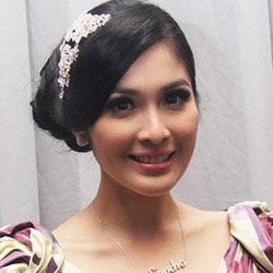 Benarkah Sandra Dewi Pacari Pria yang Masuk Daftar Terkaya di Indonesia?