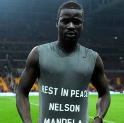 Terancam Hukuman akibat Kaus Bertema Mandela, Eboue Merasa Terluka
