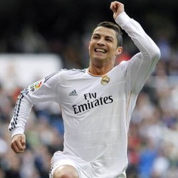 Kalahkan Messi, Ronaldo Pemain Terbaik Dunia Versi World Soccer