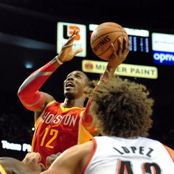 Howard 32 Poin, tapi Rockets Dikalahkan Blazers