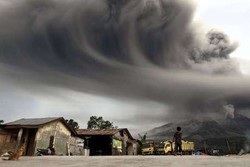 Aktivitas Sinabung Terus Meningkat, Pengungsi Bertambah