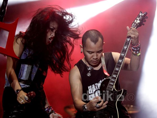 Buka Konser Slank, Kotak Memukau