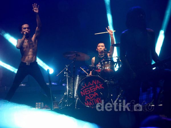 Konser 30 Tahun Slank Nggak Ada Matinya