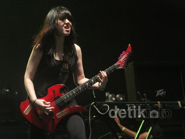 Kotak dan The Painkillers Buka Konser 30 Tahun Slank