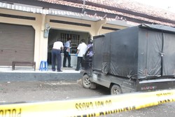 Perampok Bersenjata Gasak Emas 7 Kg Senilai Rp 2,5 M di Kendal