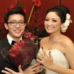 Gelar Resepsi Pernikahan, Agni Pratistha Santai Pakai Sneaker