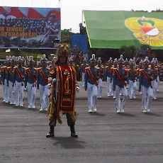 Upacara Hari Juang Kartika Dihiasi Drum Band dan Atraksi Penerjun