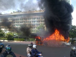 Bus yang Terbakar di Bundaran HI Bus Bianglala, Penumpang Selamat