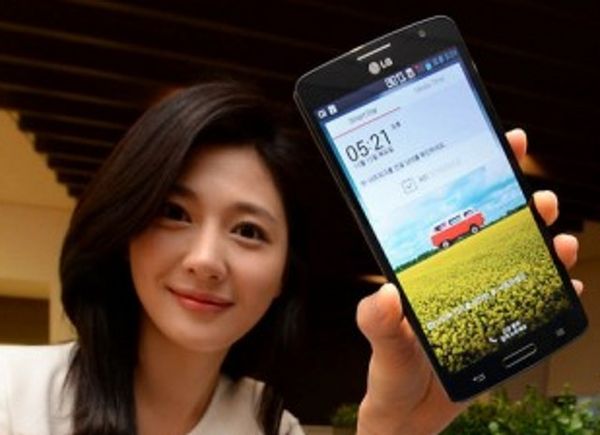 LG Gx Dalam Genggaman Si Cantik