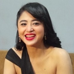 Tak Ada Pesta Meriah di Perayaan Ulang Tahun Dewi Persik ke-28