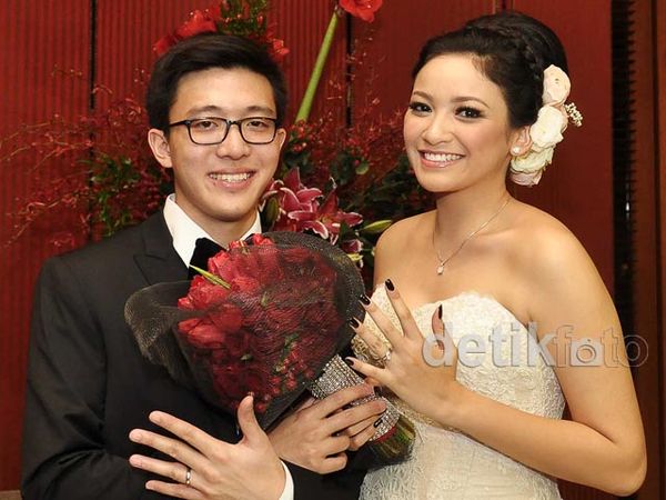 Agni Pratistha Gelar Resepsi Pernikahan