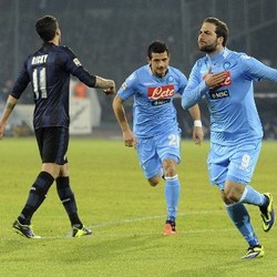 Napoli Kalahkan Inter 4-2