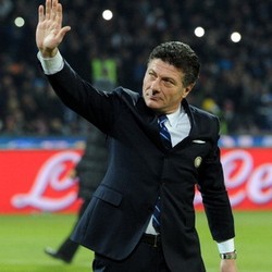 Mazzarri Salahkan Wasit