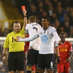 AVB: Kartu Merah Paulinho Berlebihan