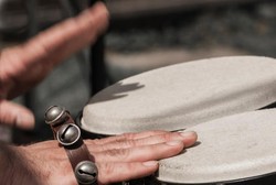 Cacat Fisik Bukan Halangan, Tunarungu pun Jago Main Perkusi