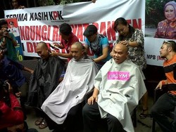  Atut Jadi Tersangka, 9 Orang Gundul Bareng di BSD