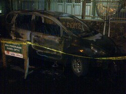 Honda Jazz Hangus Terbakar di Jl Tentara Pelajar Yogyakarta