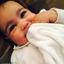 Gemes! Lucunya Foto Terbaru North West di Instagram Kim Kardashian
