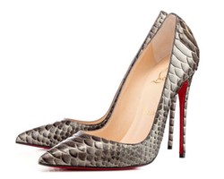 Editors Choice: Tampil Glamor Saat Natal dengan Sepatu Animal Print