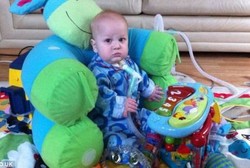 Kisah Ryan Edwards, Bocah yang Lahir dengan 12 Jari Kaki dan Tangan