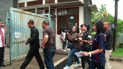 Menjadi Tersangka, Kemana Ratu Atut?
