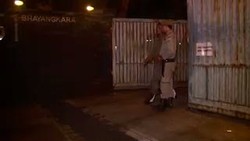 Atut Jadi Tersangka, Pendukung Tetap Sowan