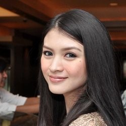 Donita Kesurupan Saat Mengejar Setan