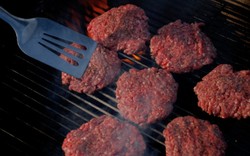 Daging Burger Alot dan Tak Juicy? Mungkin Ini Kesalahan Saat Mengolahnya (1)