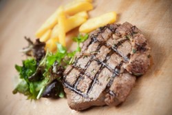 Konsumsi Beefsteak dengan Kematangan Sedang Agar Peroleh Nutrisi Optimal