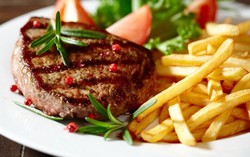 Dengan Uang Rp 13.000 Bisa Makan Beefsteak Enak di Sini!