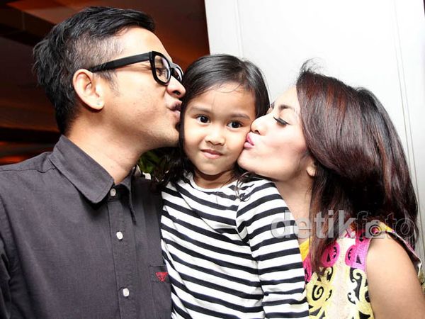 Kemesraan Masayu Anastasia dan Lembu