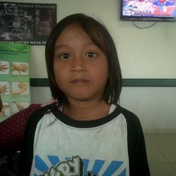 Kedua Bola Mata Sarah Tsunami Low Vision